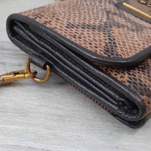 Sharif Wallet Wristlet - Picture 10 of 11